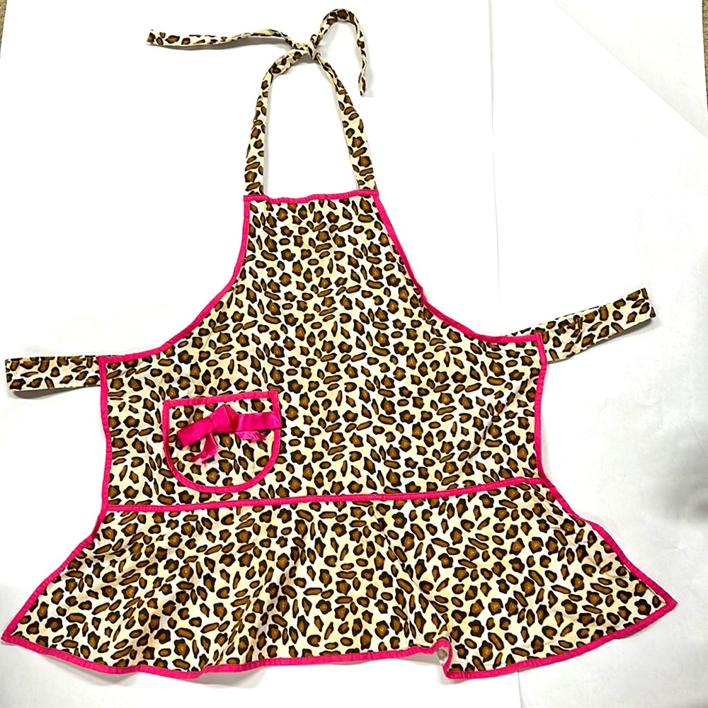 Kitchen Apron Boston Color Collection Leopard Print with Pink Trim - Picture 6 of 6